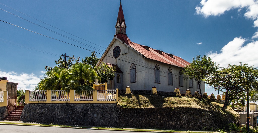 LA CHURCHA - הכנסייה בסמאנה