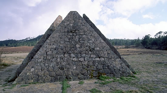 Las Pirámides - קונסטנזה
