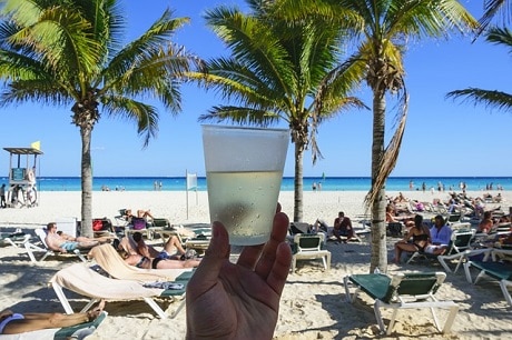 קצת שתיה בבמלון Dreams Palm Beach Punta Cana